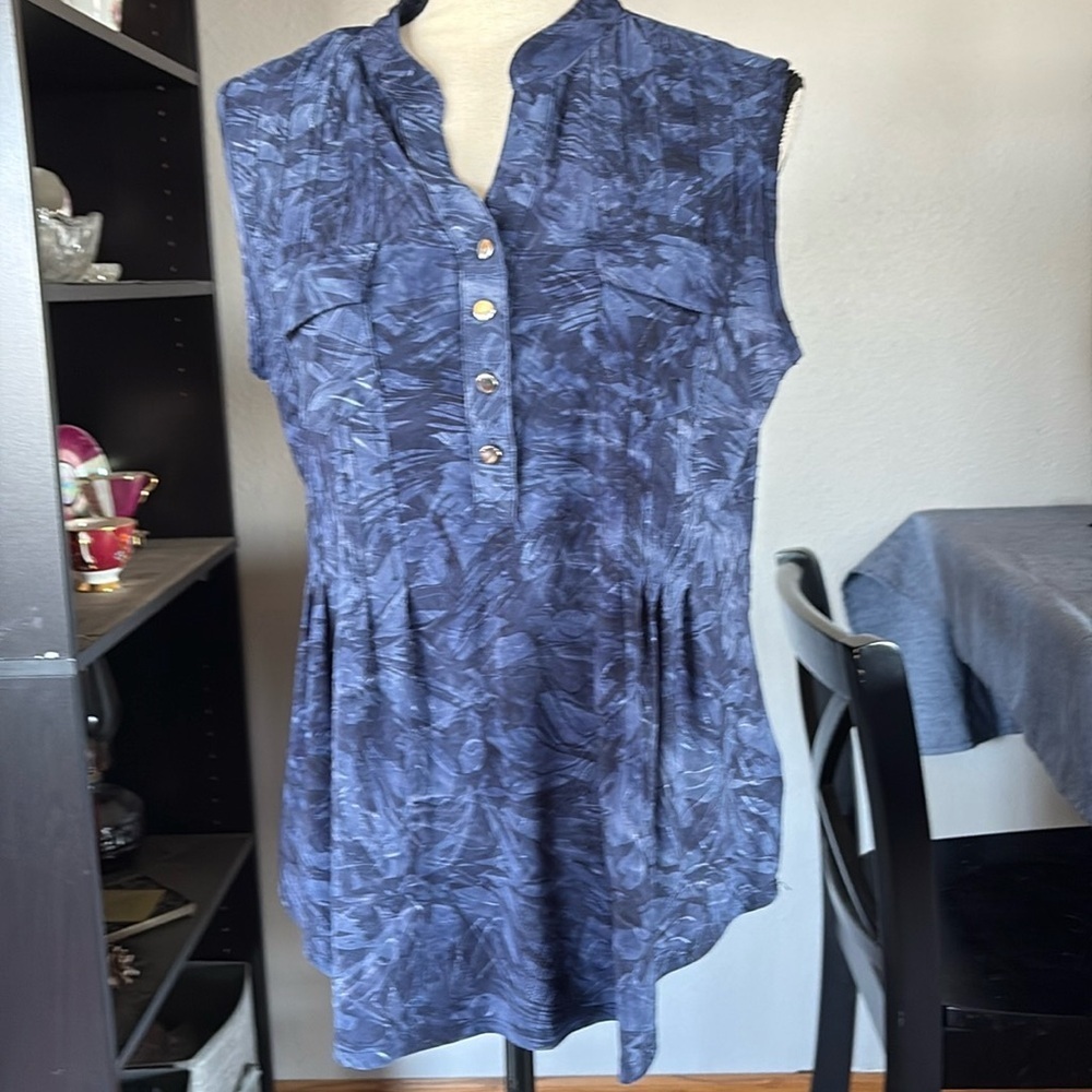 Westport 1962 brand size large blue sleeveless shirt
